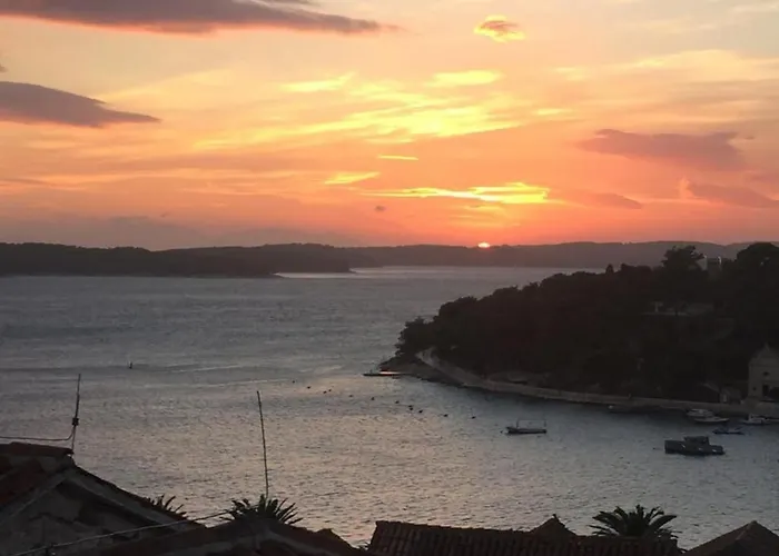 Hvar Old Dalmatian House Junior - Deck 3 Hvar Town